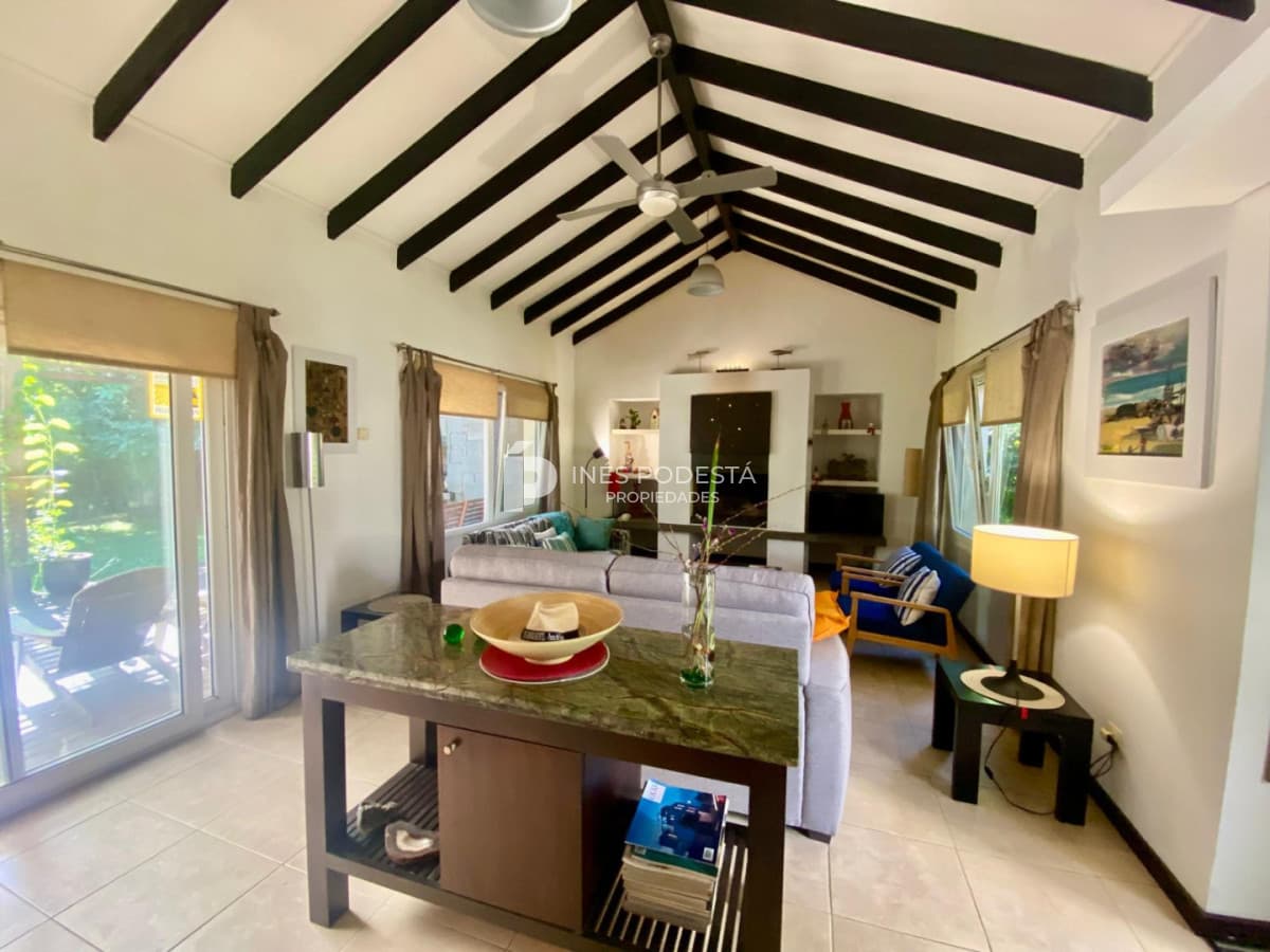 Casa ID.41900 - Casa en venta con 3 dormitorios y 2 baños