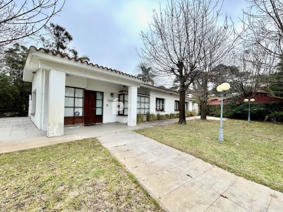 Casa ID.41572 - Venta casa sobre Br. Artigas con 4 dormitorios
