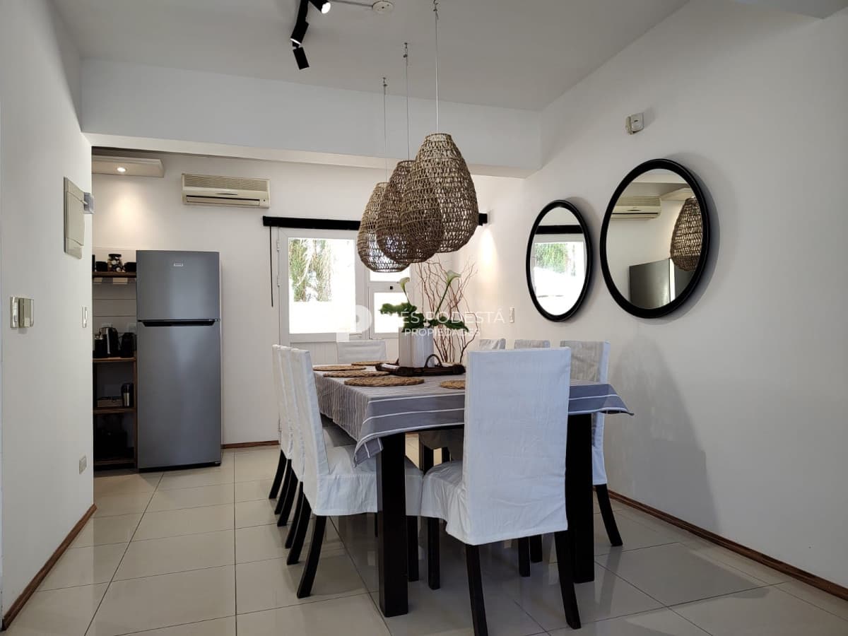 Apartamento en alquiler de 3 dormitorios en Manantiales