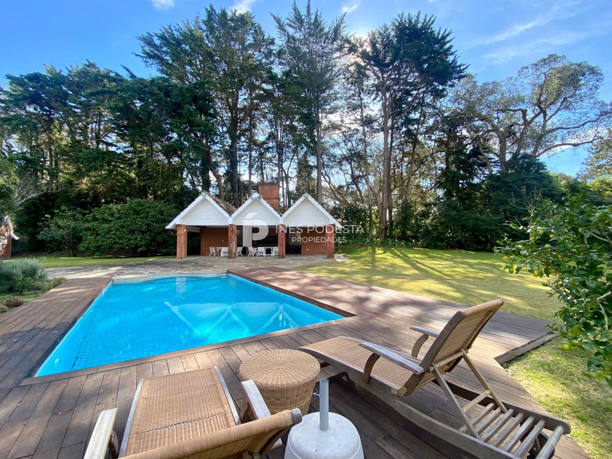 Casa ID.37941 - Casa en Venta Punta del Este 5 dormitorios Golf