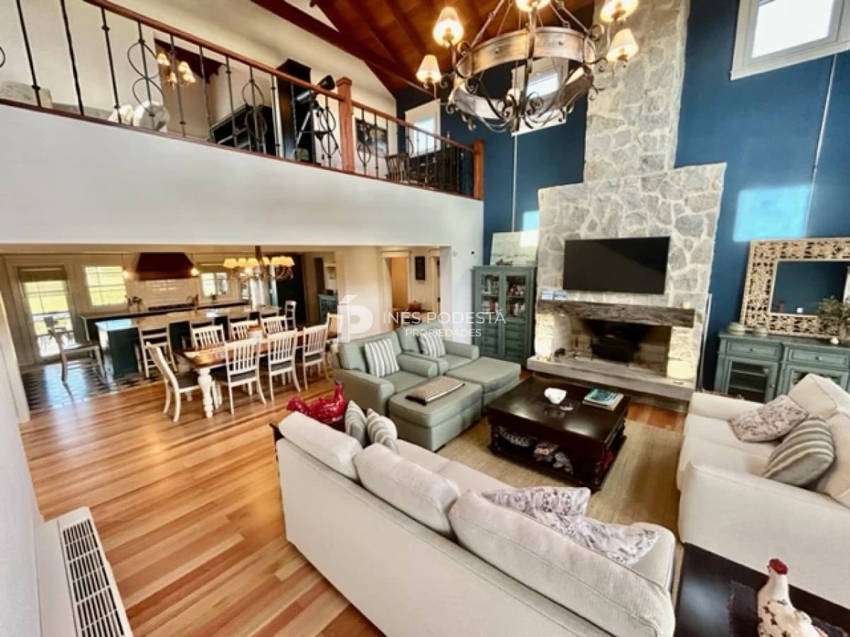 Chacra ID.40181 - VENTA EN NARBONA con 4 suites
