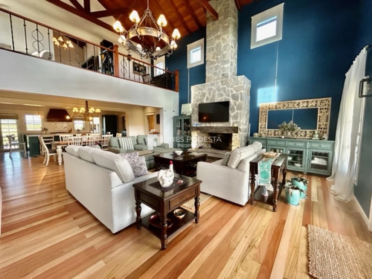 Chacra ID.40181 - VENTA EN NARBONA con 4 suites