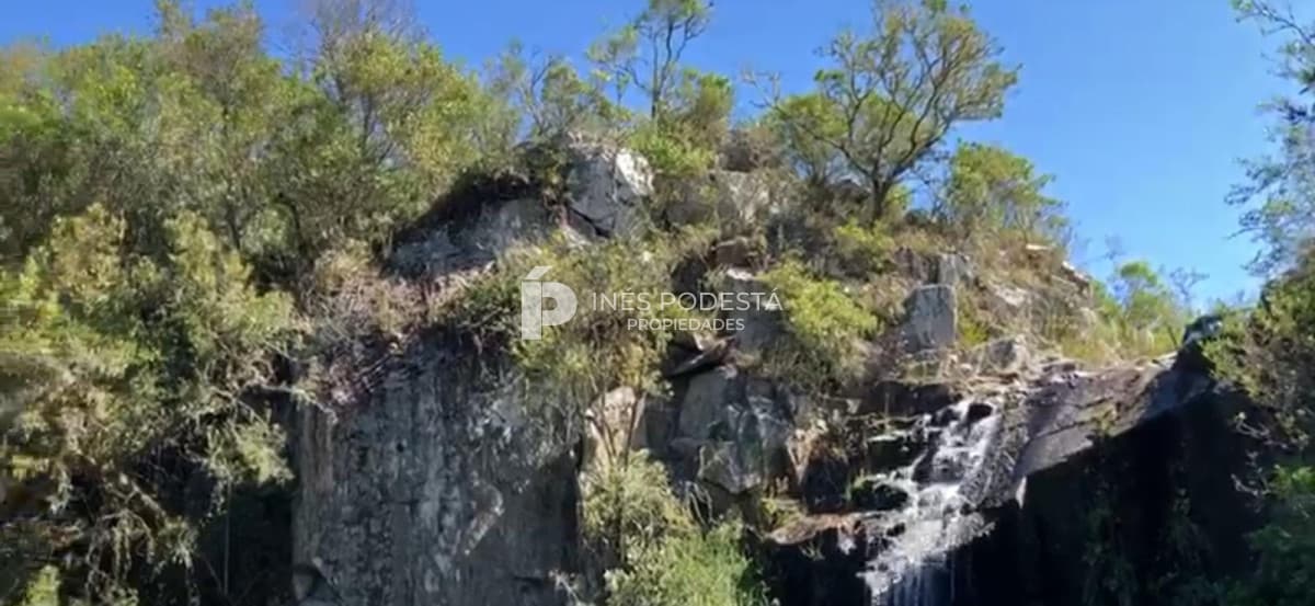 Venta 44 hc con importante salto de agua  en Sierra de Carapé
