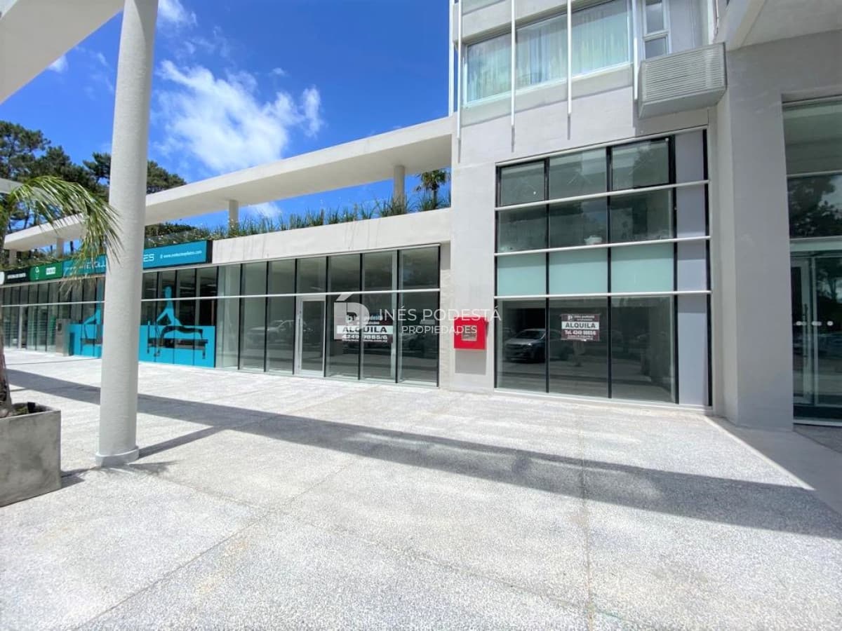 Local Comercial ID.38403 - Venta  local sobre Av. Roosevelt