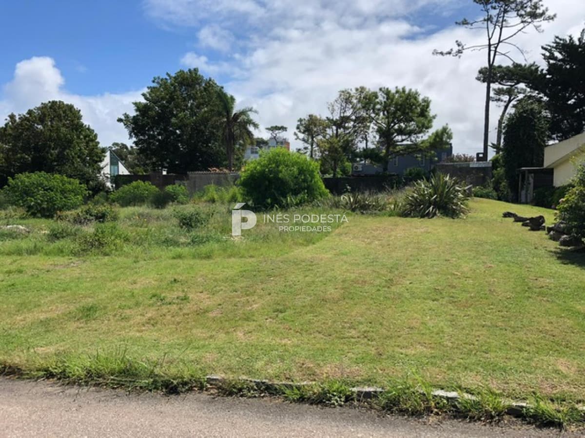 Terreno ID.37791 - Venta en Mansa 1419 m2 a metros de la rambla