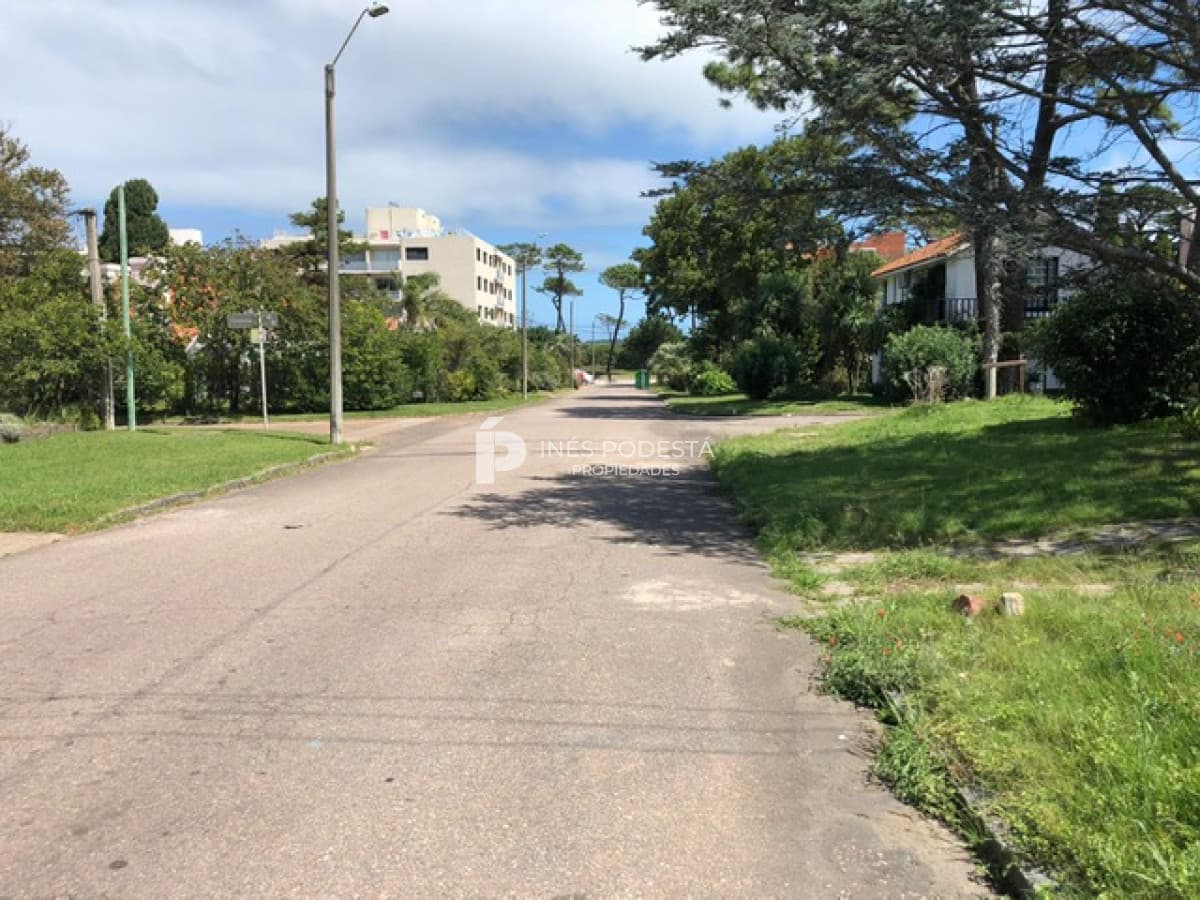 Terreno ID.37791 - Venta en Mansa 1419 m2 a metros de la rambla
