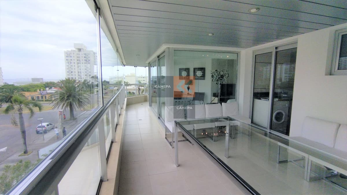 Apartamento en Alquiler, Mansa, Punta del Este, 3 Dormitorios.