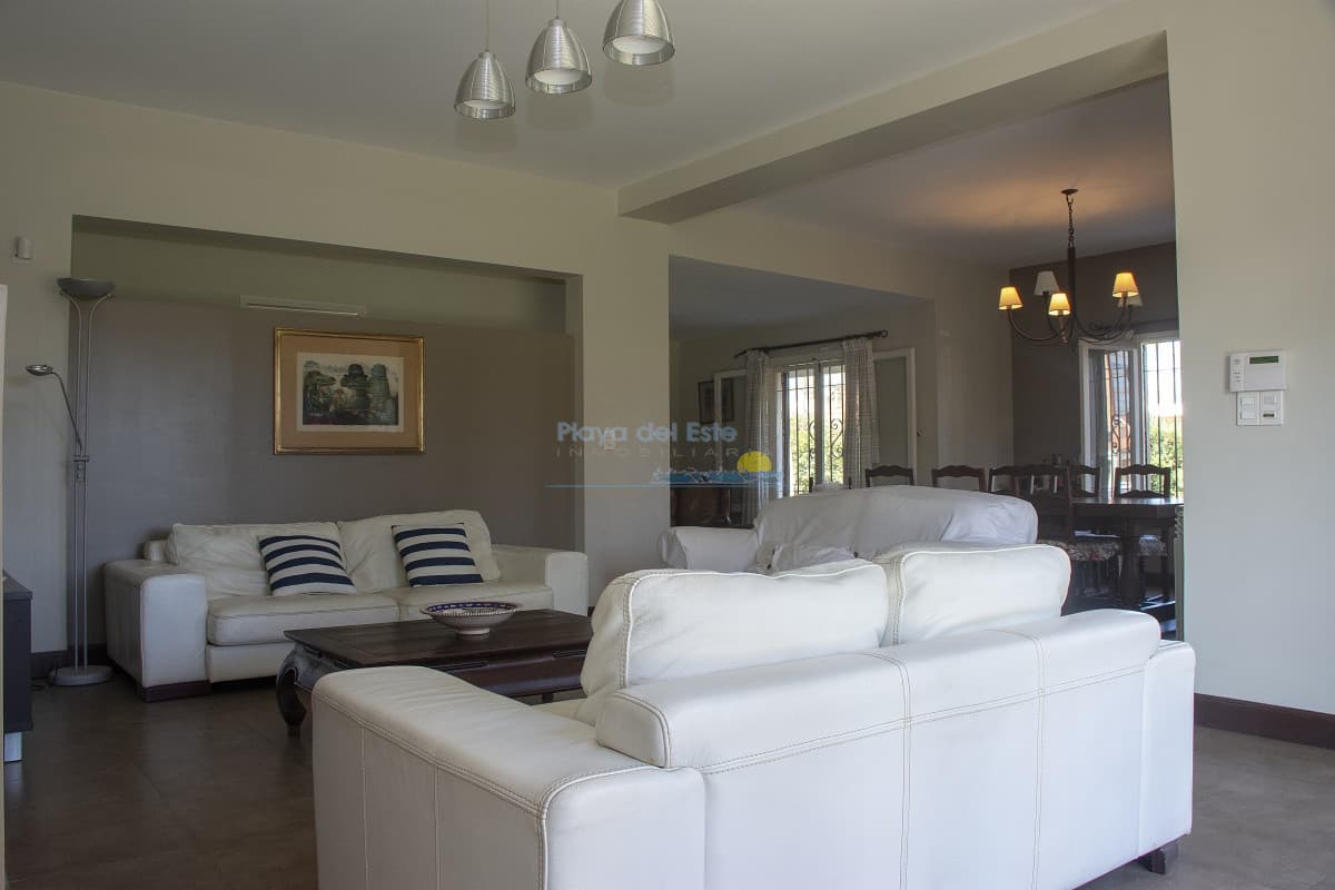 Mansa a 100 mts rambla!! Totalmente reciclada - Inmobiliaria Playa del Este