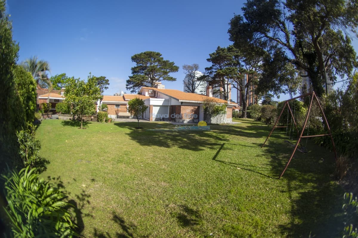 Mansa a 100 mts rambla!! Totalmente reciclada - Inmobiliaria Playa del Este