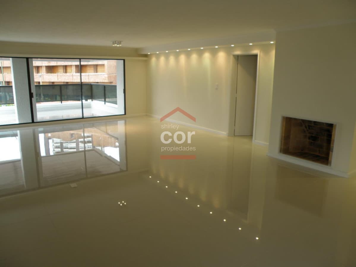 Apartamento en Punta del Este, Mansa