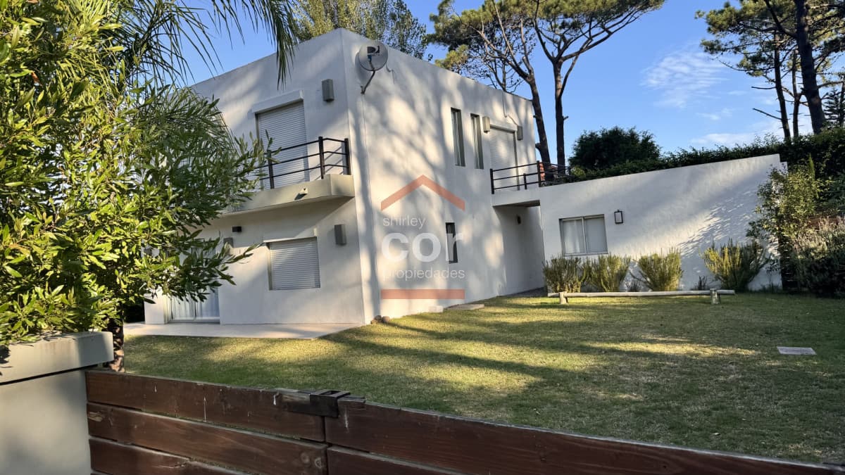 Casa en La Barra, Montoya