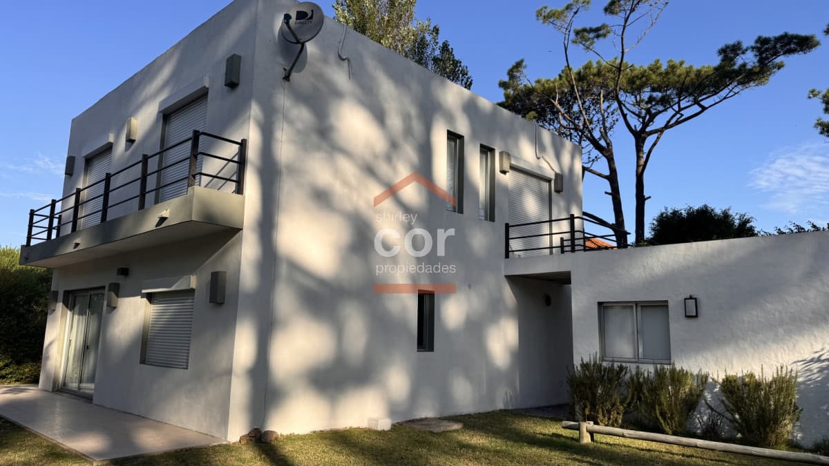 Casa en La Barra, Montoya