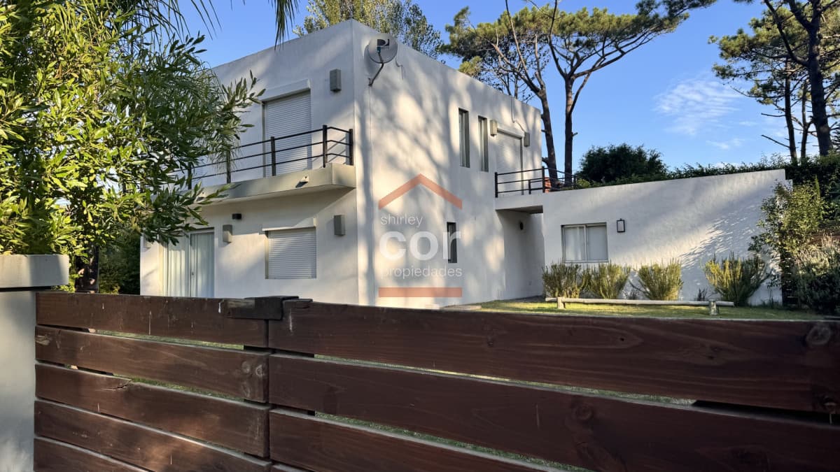 Casa en La Barra, Montoya
