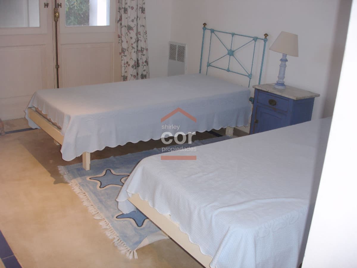 Casa en Manantiales, Punta Piedras