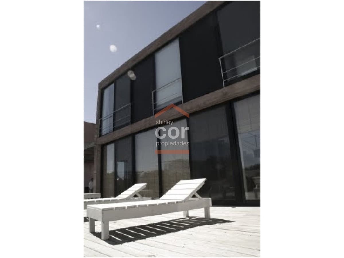 Casa en Manantiales, Punta Piedras