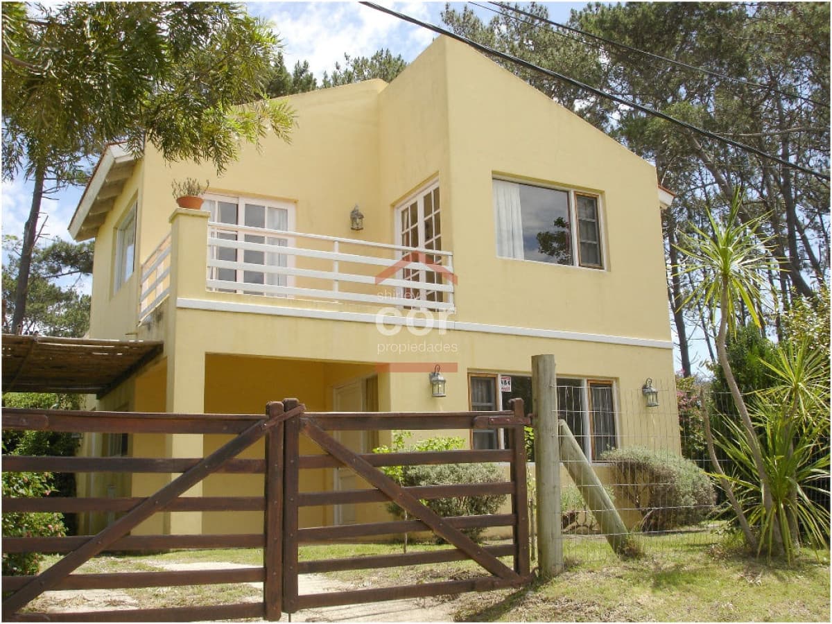 Casa en La Barra, Montoya
