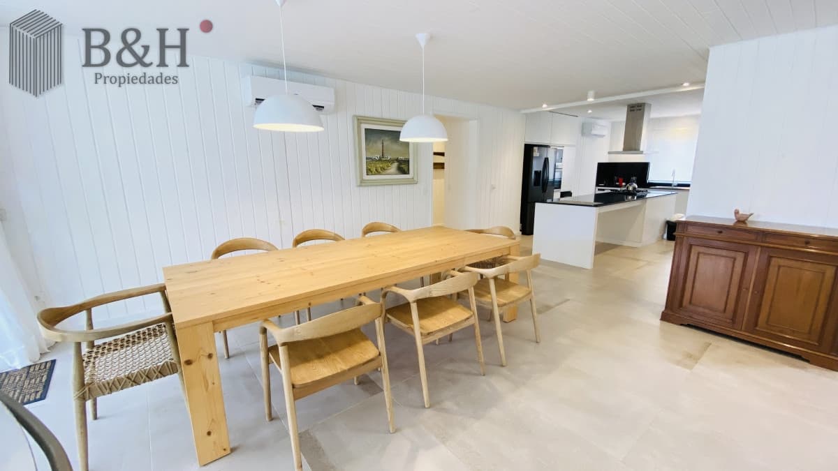 Alquiler casa en Laguna Blanca 5 dormitorios en suite disponible segunda quincena de enero 2025