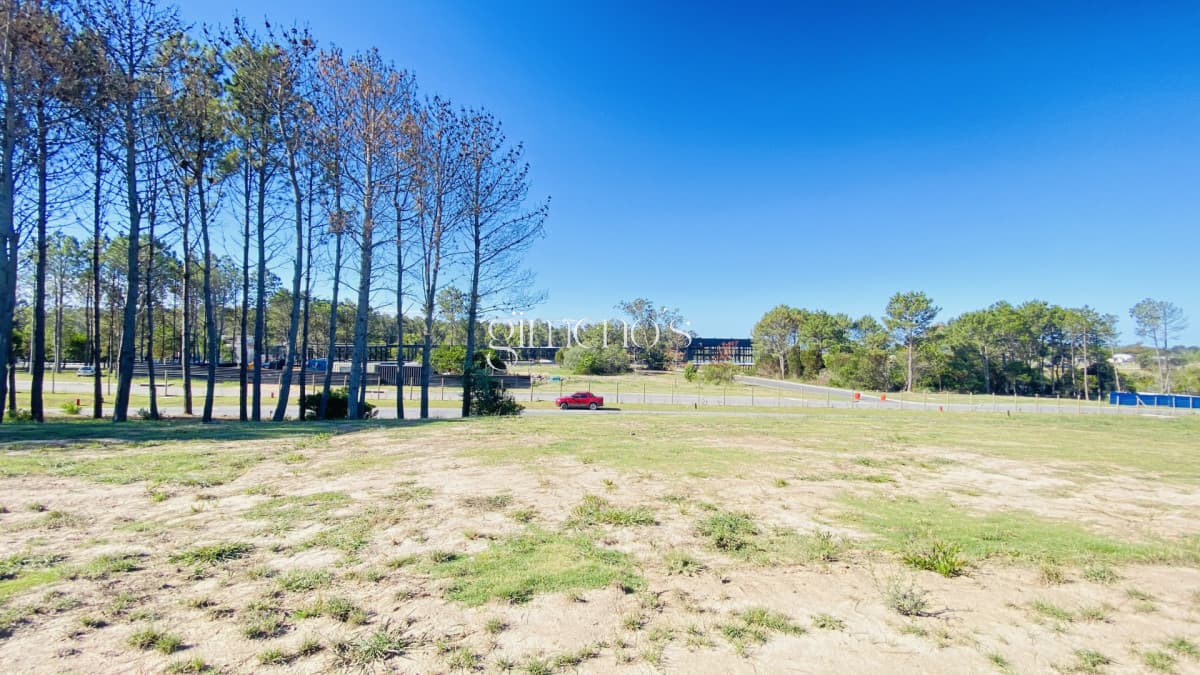 Terreno en barrio privado La Cañada en Punta del Este