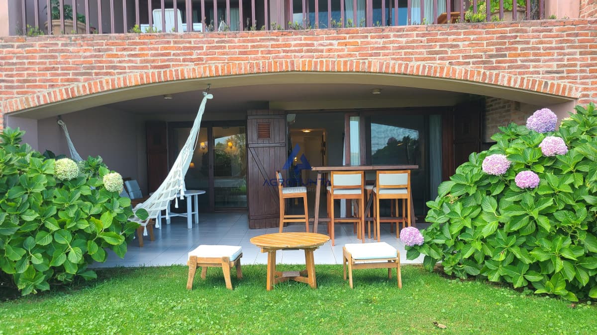 Venta apartamento en Manantiales sobre el mar
