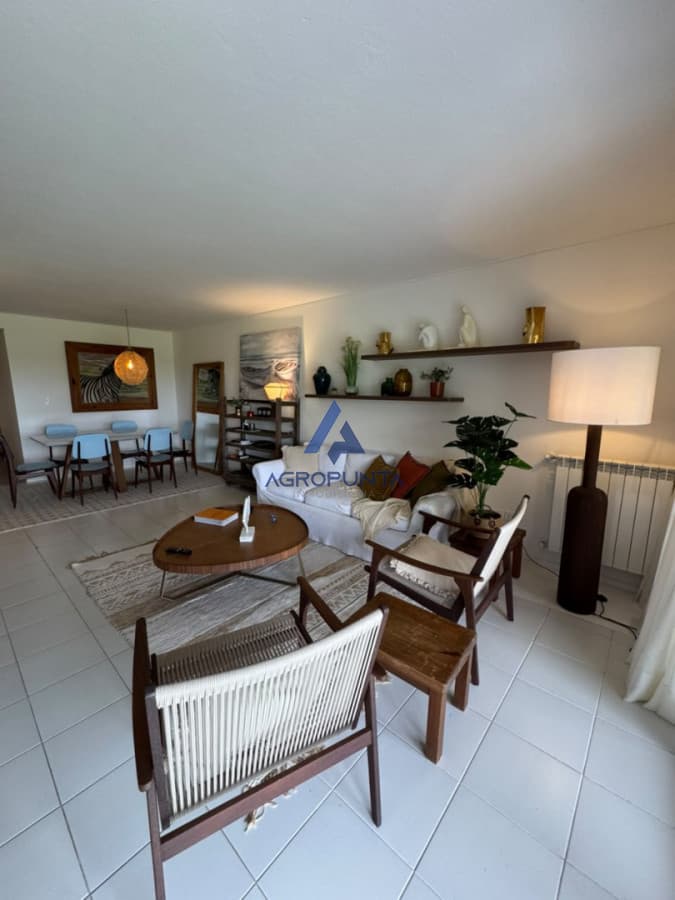 Venta apartamento en Manantiales sobre el mar