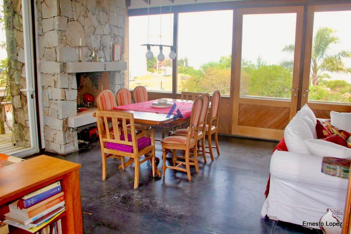 Casa en alquiler en Montoya a 2 cuadras del mar   -