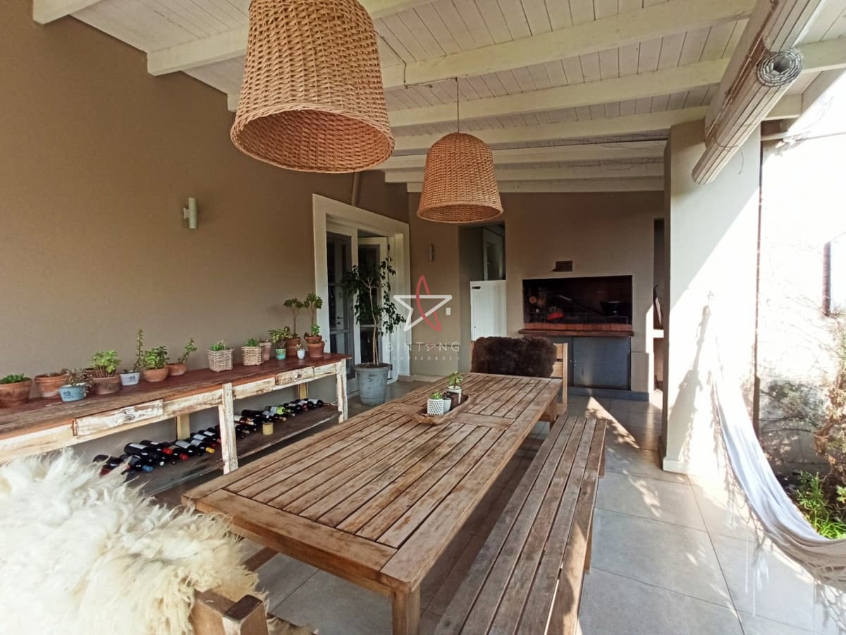 Hermosa Casa ubicada en El Quijote Chacras - Bintang Propiedades