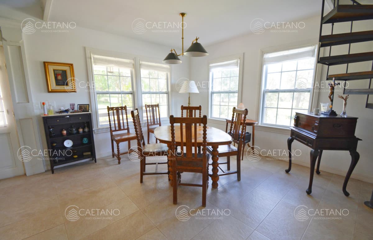 Casa en Venta en El Quijote Chacras, cercana a la entrada del barrio