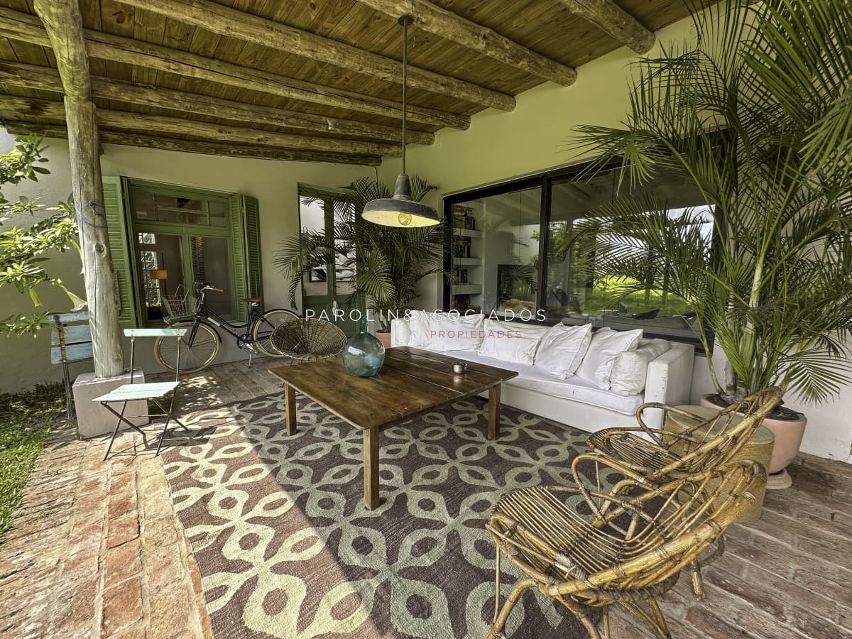 Venta Excelente casa en El Quijote Chacras, Punta del Este.