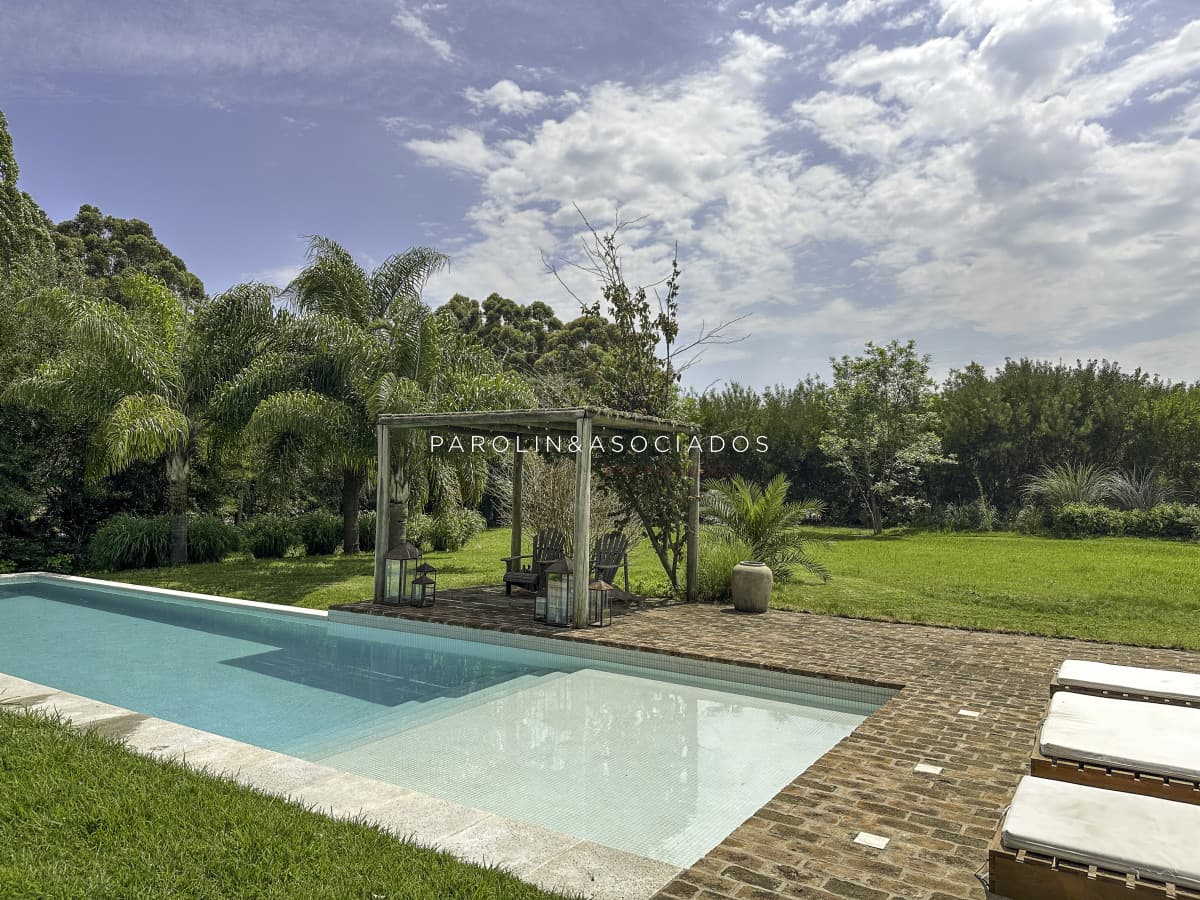 Venta Excelente casa en El Quijote Chacras, Punta del Este.