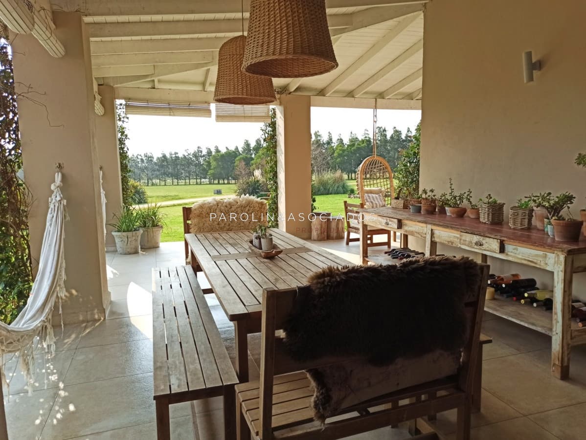 Hermosa casa en venta ubicada en El Quijote Chacras, Punta del Este.