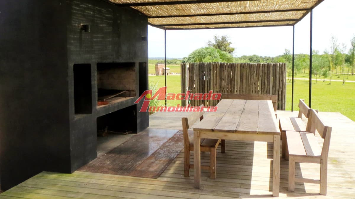 Hermosa Casa Estilo Nórdico sobre el Bosque en El Quijote Chacras