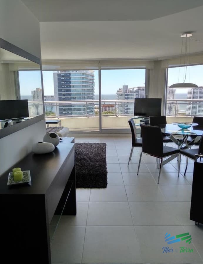 Alquilo por temporada apartamento 3 dormitorios con servicios, Punta del Este