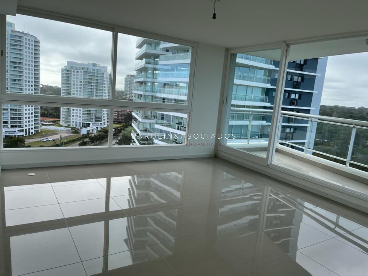 Apartamento en venta de 1 dormitorio en Torre One, Punta del Este