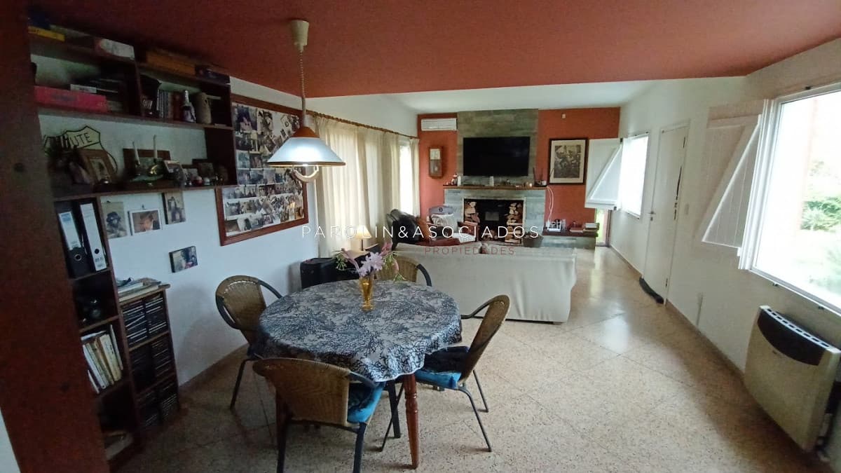 Venta De Casa De 2 Dormitorios Mas Dependencia De Servicio En Punta Del Este