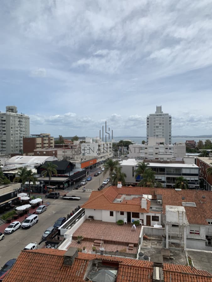 Apartamento ID.4464 - Apartamento en venta de 2  dormitorios en la Península , Punta del Este