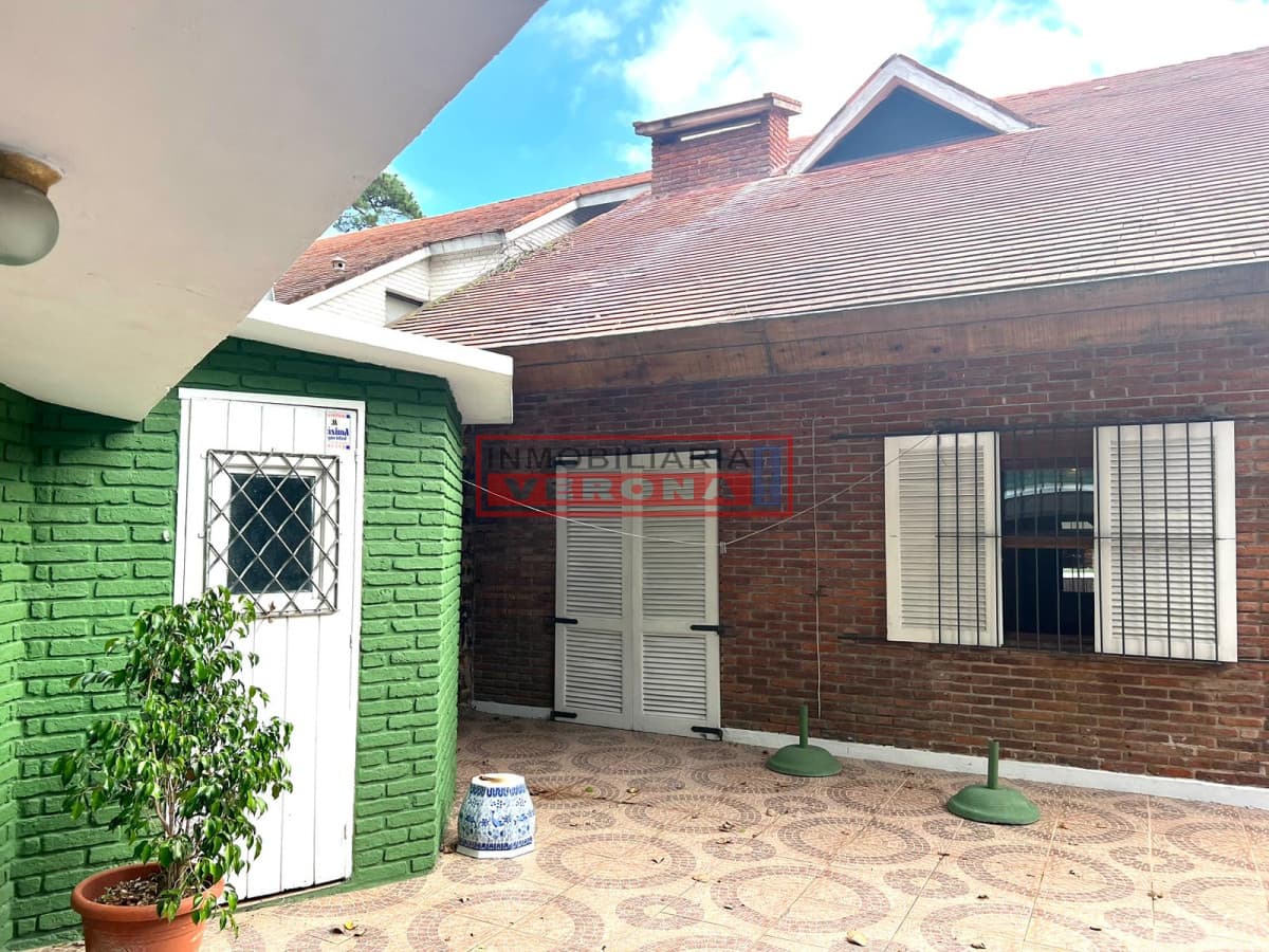 Casa 4 dormitorios a 150 mts del mar mansa  - Inmobiliaria Verona Punta
