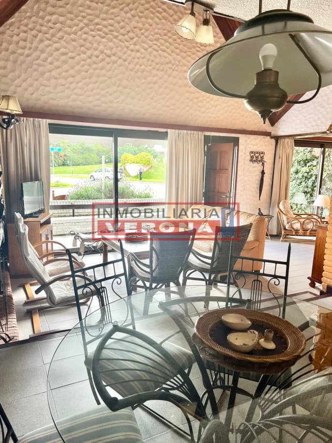 Casa 4 dormitorios a 150 mts del mar mansa  - Inmobiliaria Verona Punta