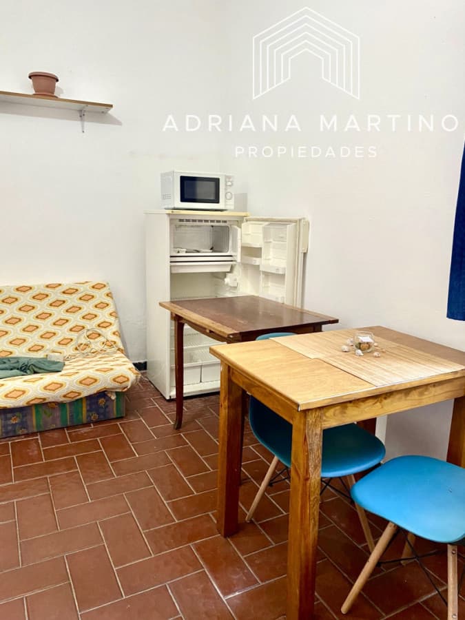 Apartamento en venta en pleno centro de Piriápolis, a pasos de la playa y de todos los servicios.