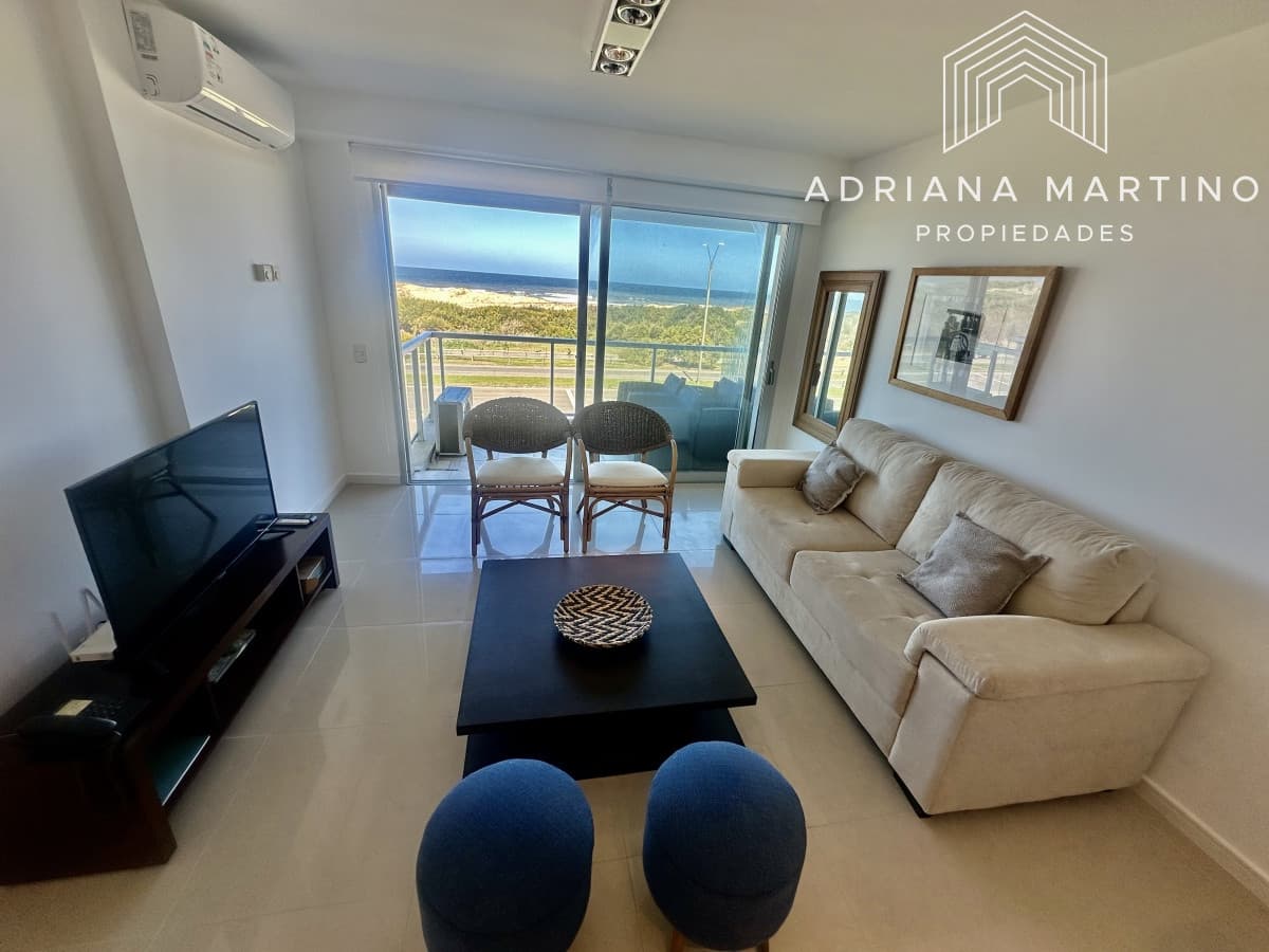 Excelente apartamento en primera línea playa brava