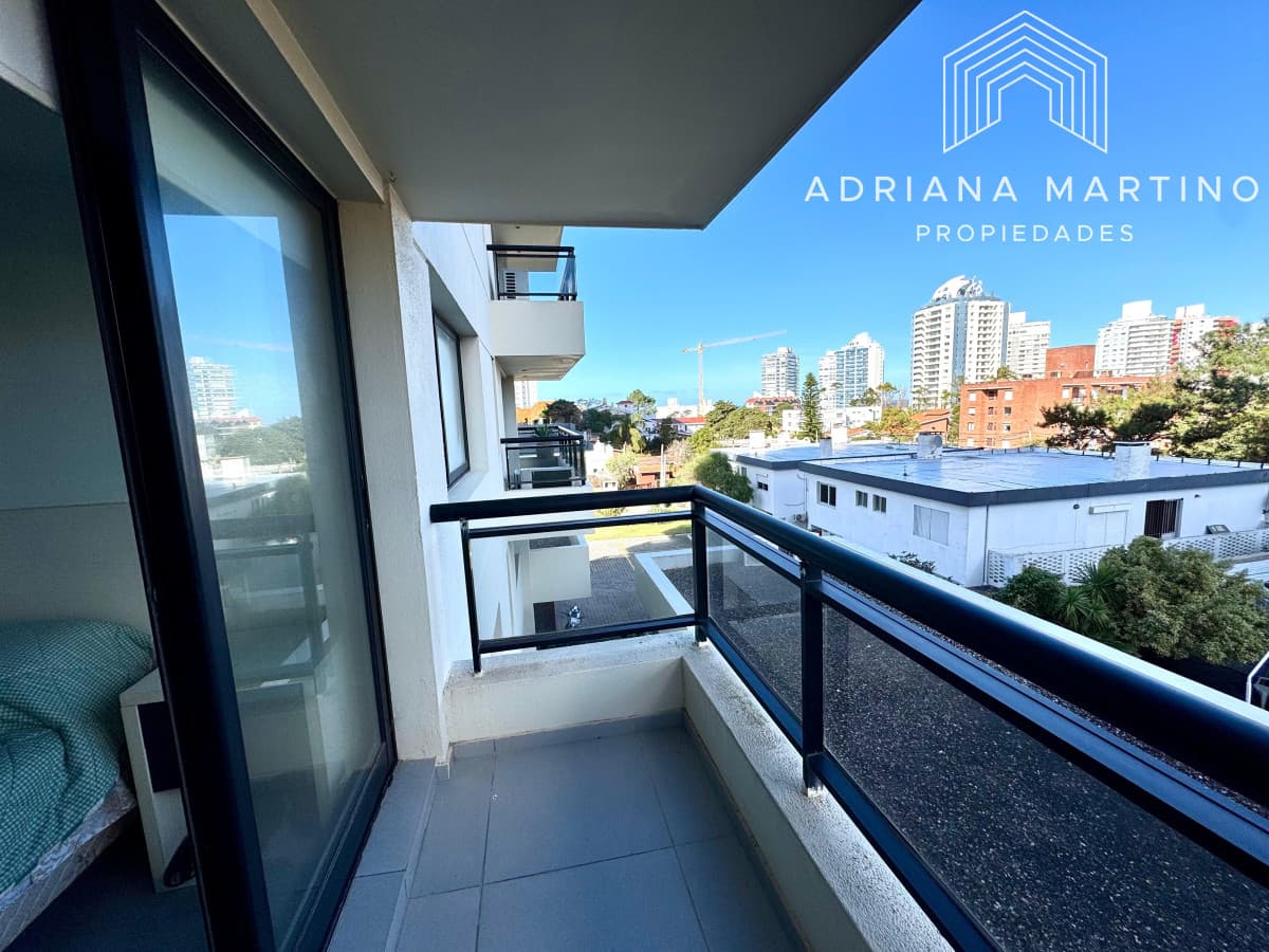 Apartamento en venta a paso de playa brava