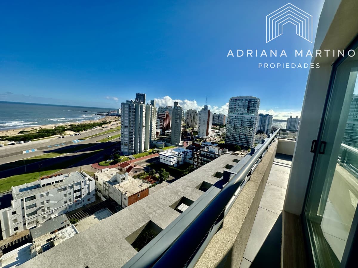 Hermoso penthouse en playa brava