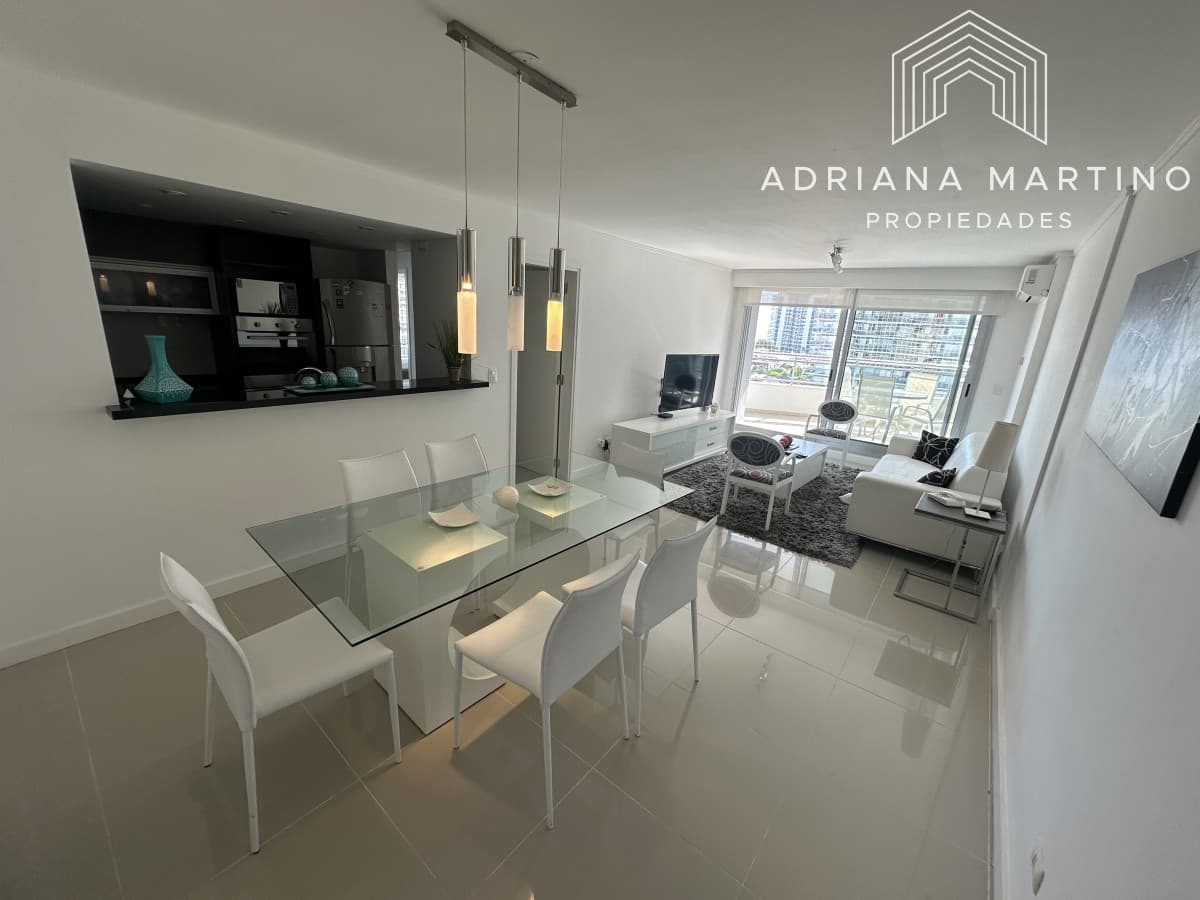 Hermoso apartamento en playa brava