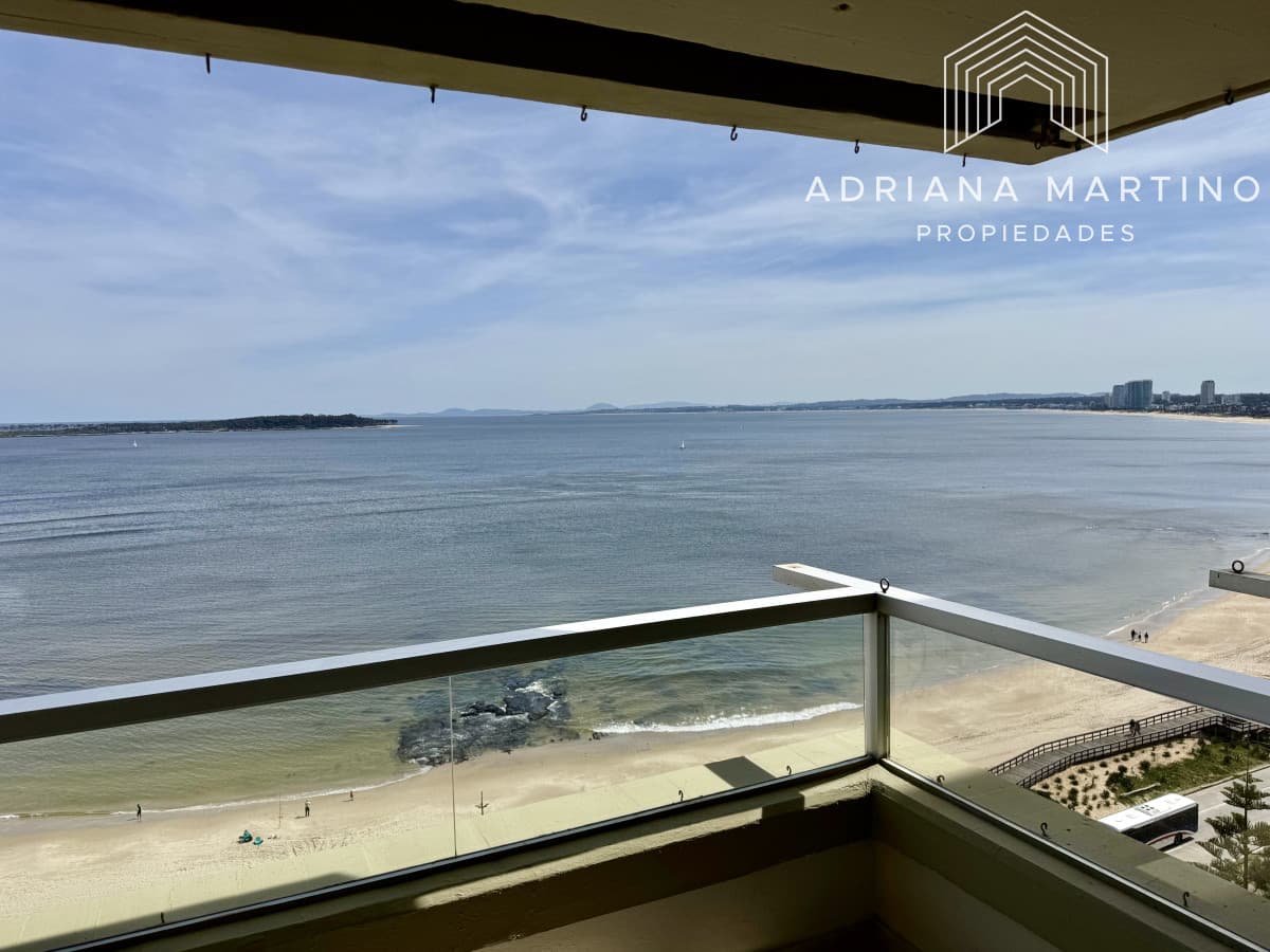 Apartamento en venta – Primera línea Playa Mansa, Punta del Este