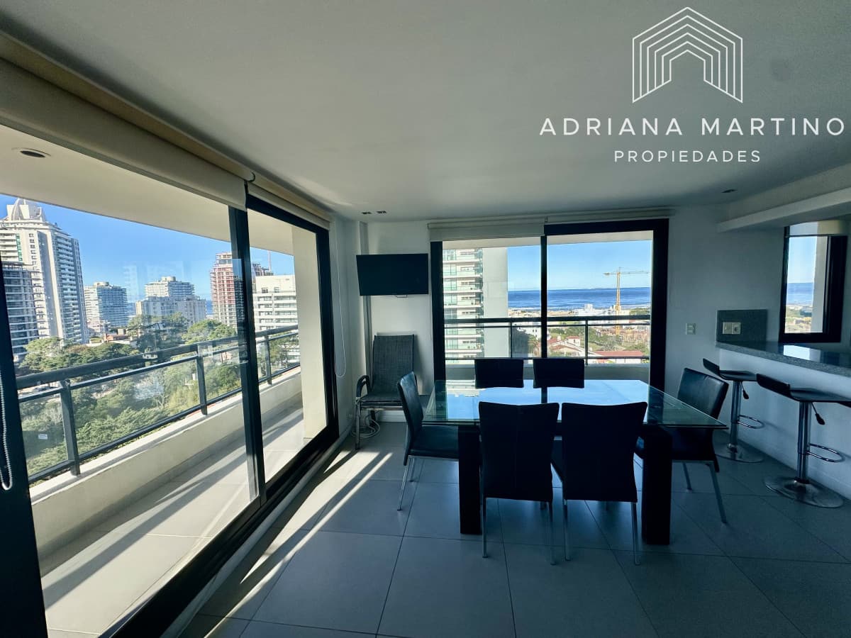 Excelente apartamento a metros de playa brava con vista al mar