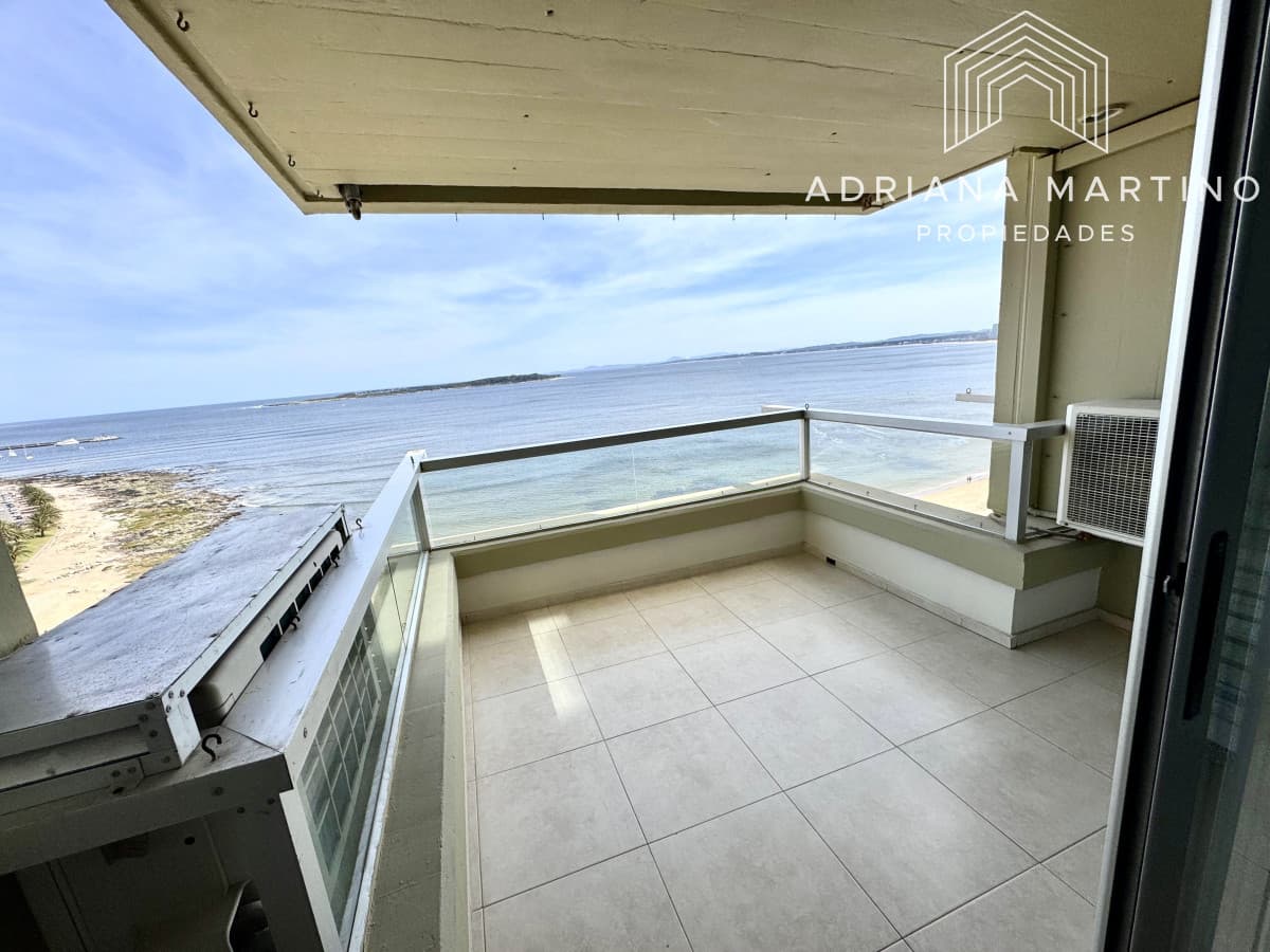 Apartamento en venta – Primera línea Playa Mansa, Punta del Este