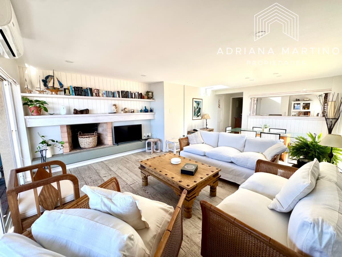 Excelente apartamento en península playa brava