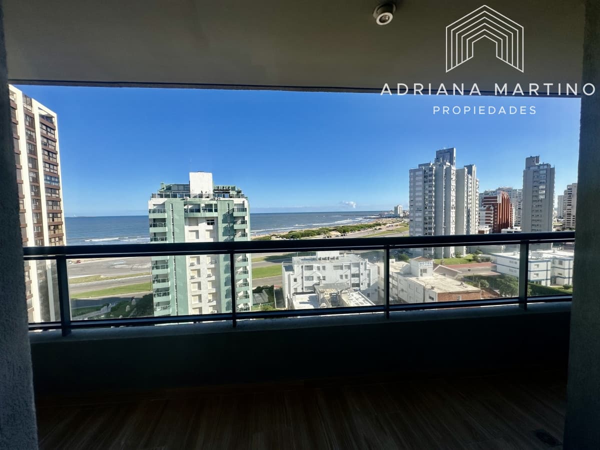 Excelente apartamento en playa brava