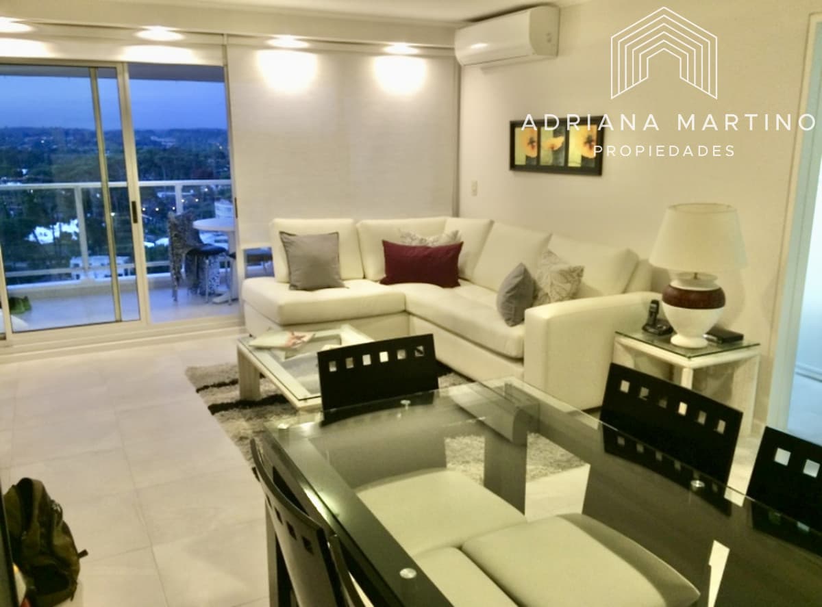 Excelente apartamento con vista al mar