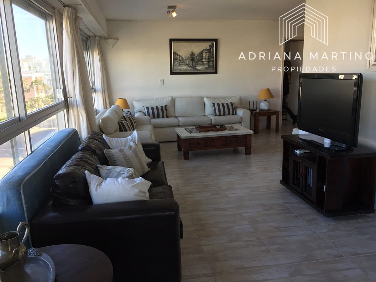 Muy lindo apartamento ubicado en península Punta del Este