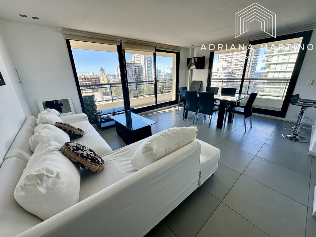 Excelente apartamento a metros de playa brava con vista al mar
